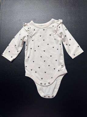 Cat & Jack Cream Long-Sleeve Heart Print Bodysuit with Ruffle Shoulders